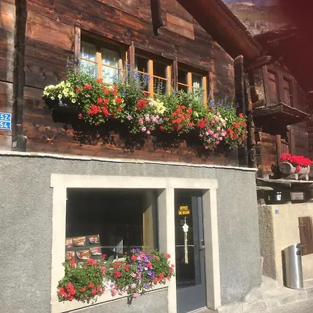 Schirle Chalé *